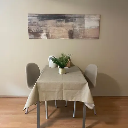 Apartment Gemuetliche 4 - Mit Kueche Und Bad Zur Eigennutzung -schuster Homes- *
