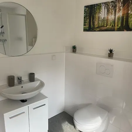 Gemuetliches 4 - Mit Kueche Und Bad Zur Eigennutzung -schuster Homes- *
